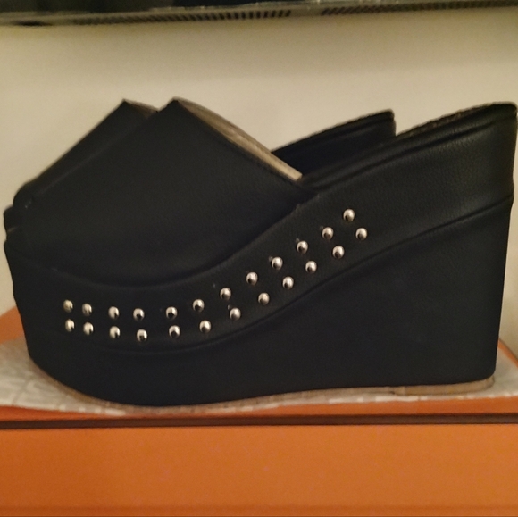 Very Cool Platforms - Picture 2 of 8